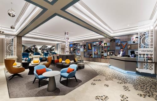 Hotel Versey Chicago Lincoln Park Image