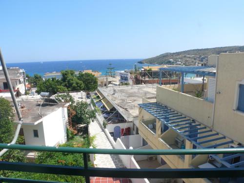 Gallery image of Hotel Karyatides in Agia Marina Aegina