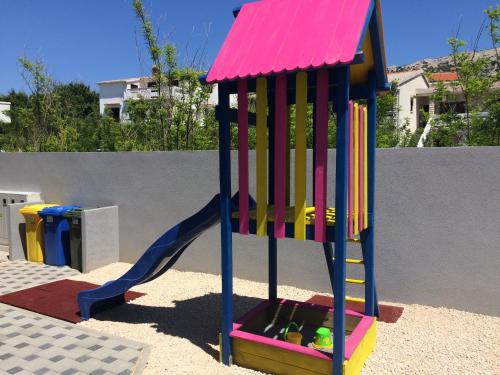 Children's play area sa Apartment Villa Franci