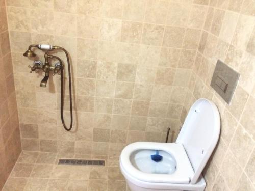 A bathroom at Simena Pension