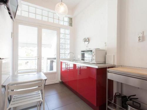 Acropolis Charming Apartment with Large Balcony - DM17