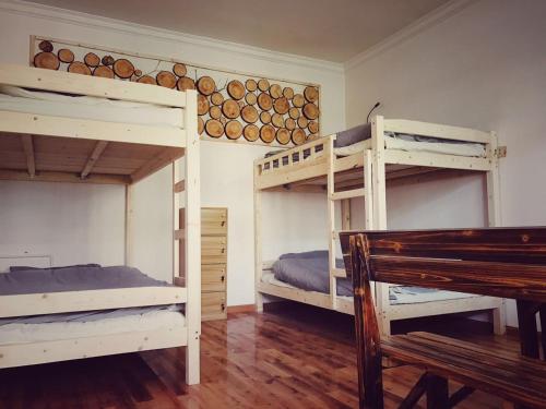 Poschodová posteľ alebo postele v izbe v ubytovaní The Moon Bird Hostel