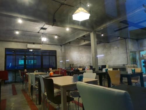 Φωτογραφία από το άλμπουμ του The Icon service apartment σε Si Maha Phot