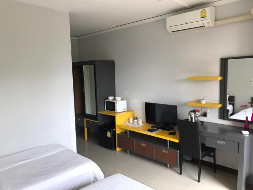 Φωτογραφία από το άλμπουμ του The Icon service apartment σε Si Maha Phot