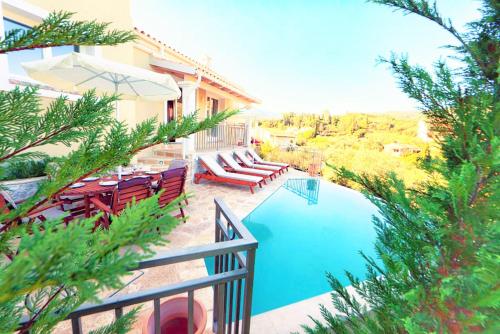 Πισίνα στο ή κοντά στο The Cassius Hill House