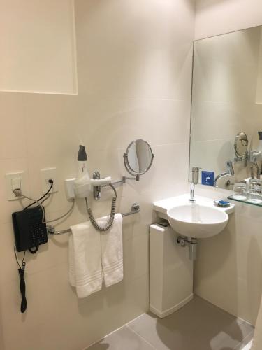 Bilik mandi di Blue Tree Premium Alphaville