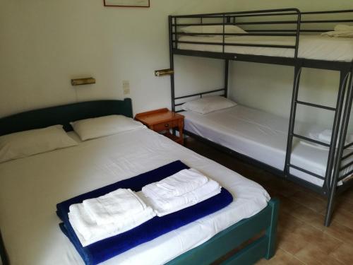 Gallery image of Pericles Studios in Agia Marina Aegina