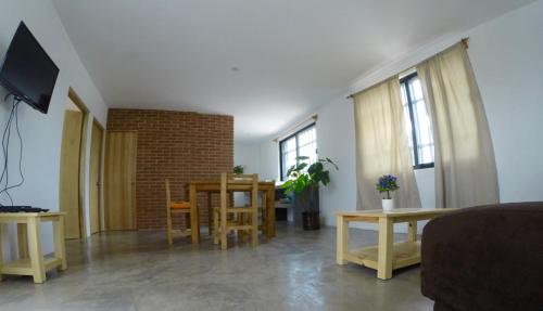 Μια τηλεόραση ή/και κέντρο ψυχαγωγίας στο Hospedaje El Mezquite