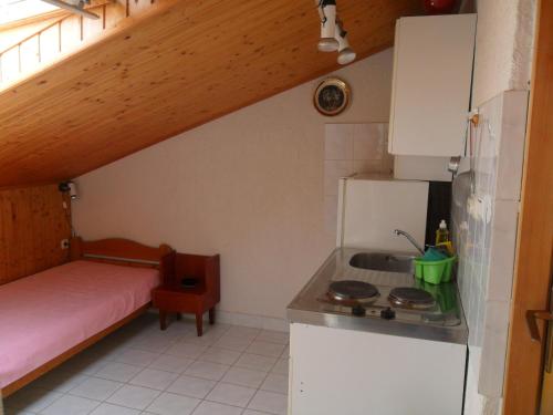 Η κουζίνα ή μικρή κουζίνα στο Apartments Simpa