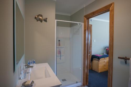 Gallery image of Kiwi Cabin and Homestay at Koru with hot tub in Barrytown