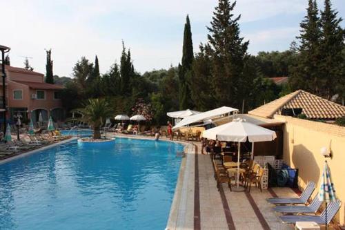 Swimmingpoolen hos eller tæt på Philippos Kassiopi Apartments