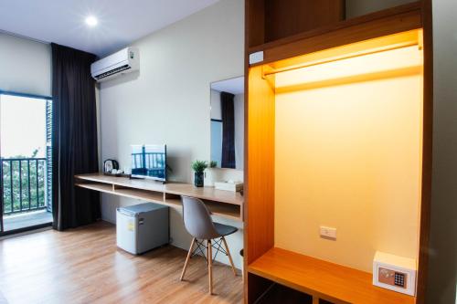 The Pat Hotel TV 또는 엔터테인먼트 센터