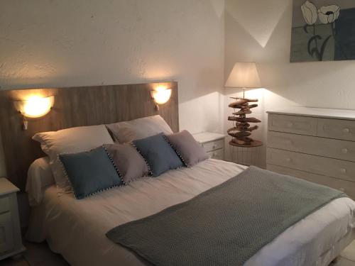 Ένα ή περισσότερα κρεβάτια σε δωμάτιο στο Maison Parmentile