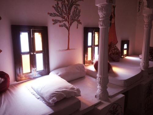 Gallery image of The Royal Jag Villa in Udaipur