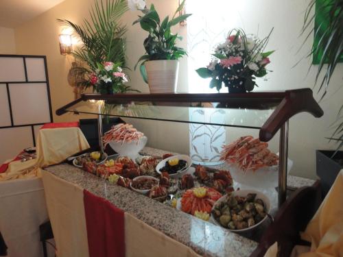 Makanan di atau berdekatan hotel