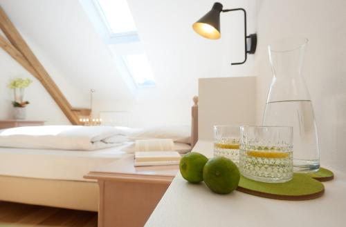 Historic Guesthouse BIRCHER B&B Apartments near Sterzingにあるベッド