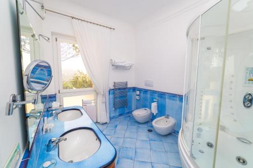 Koupelna v ubytování Villa Eliana