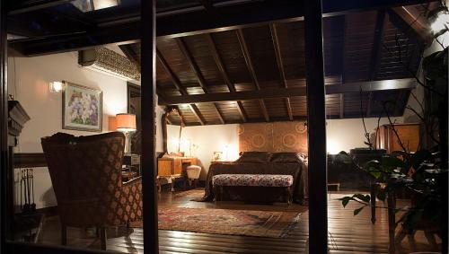 Cama ou camas em um quarto em Kitapevi Hotel