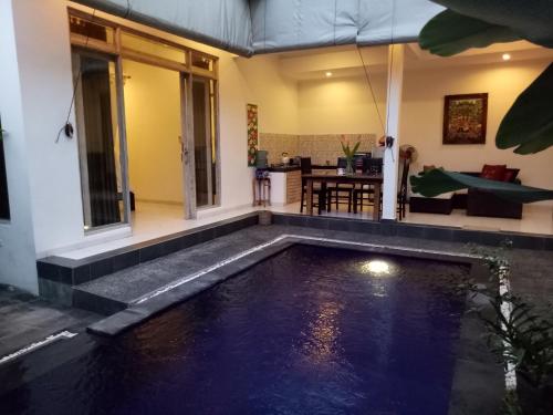 Πισίνα στο ή κοντά στο Villa Esa Ubud