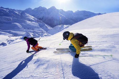 Ski di hotel atau berdekatan