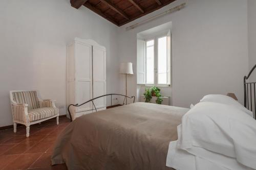 Antique-Modern Flat by Navona Square