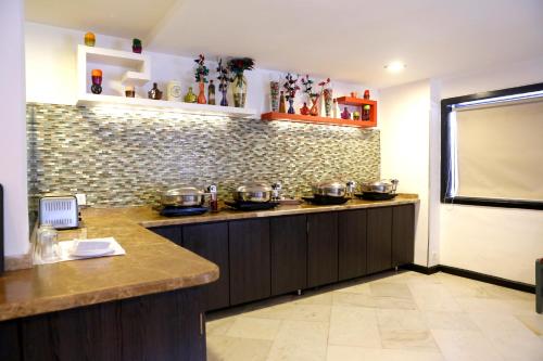 Click Hotel Yuvraj – Photos 3
