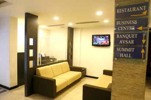 Click Hotel Yuvraj – Photos 4