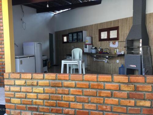 Dapur atau dapur kecil di Chalé em Barreirinhas