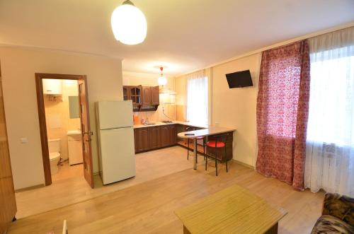 Кухня или мини-кухня в Cozy studio apartment on Sadovaya
