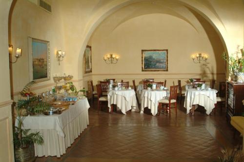 Foto dalla galleria di Hotel La Ville a Catania