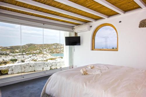 Gallery image of Anixi Lounge Suites - Adults Only in Ornos