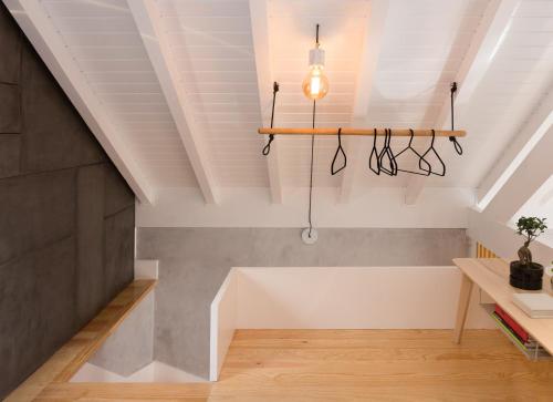 Gallery image of Gold & Grey Loft Almada in Porto