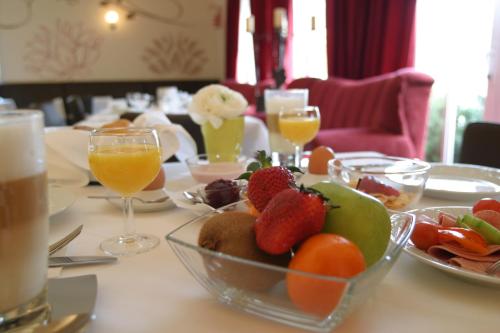 Makanan di atau berdekatan hotel