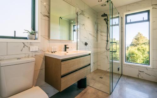 Phòng tắm tại Villas Waiheke