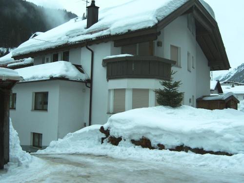 Haus Dorfschmied v zimě