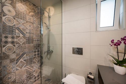 Ένα μπάνιο στο IRINI STALOS Apartments