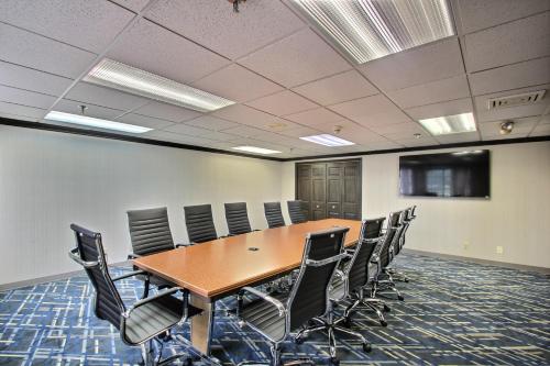 Бизнес-центр и/или конференц-зал в Baymont by Wyndham Madison West/Middleton WI West