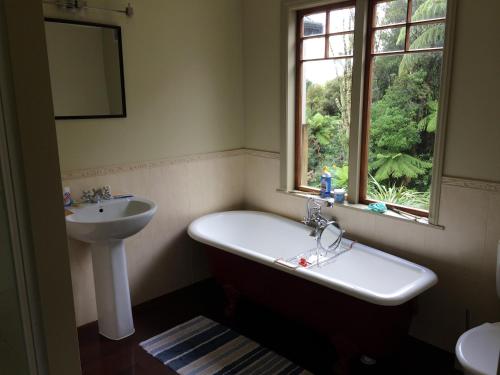 Ένα μπάνιο στο Georges BnB Nature and Lifestyle Retreat