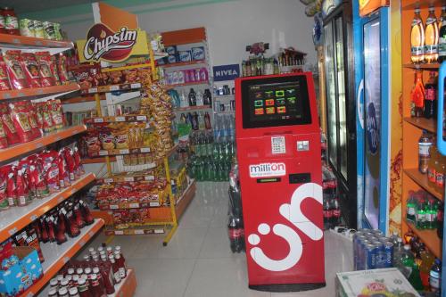 Supermarket nebo jiné obchody v  penzionu nebo okolí