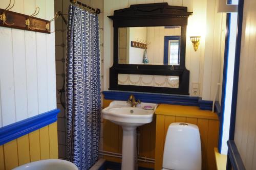 Ett badrum på Leesi Külalistemaja