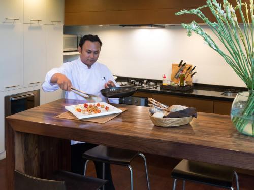 Еда / где поесть недалеко от виллы