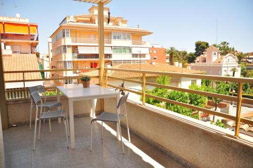 Photo de la galerie de l'établissement Hostal Porto Mar, à Salou