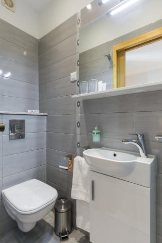NORA APARTMENT by DuHomes
