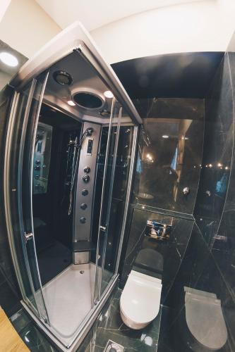 Un baño de Ben Akiba Luxury Suites