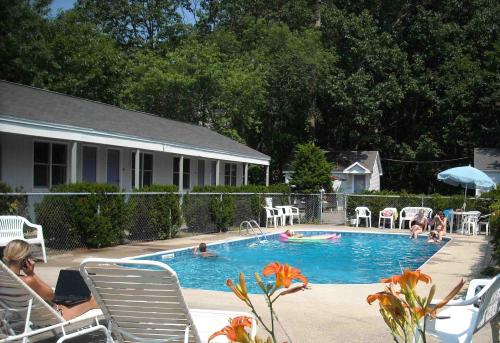 Bazén v ubytování Pine View Lodge Old Orchard Beach nebo v jeho okolí