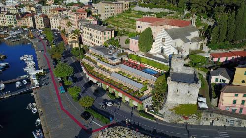 A bird's-eye view of Hotel Laurin