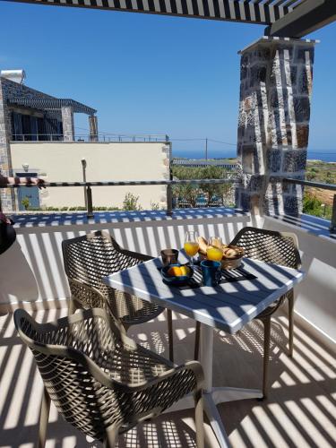 Μπαλκόνι ή βεράντα στο Charlise Luxury Villa by Cretevasion