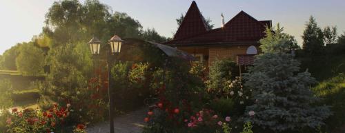 Taman di luar Fisherman's House