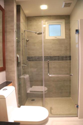 Koupelna v ubytování Sea and Sky Condominium Room #406