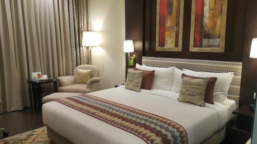 Katil atau katil-katil dalam bilik di Radisson Noida